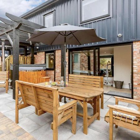 Fawn Cottage Disabled Adapted 3 Bedroom Hot Tub Coughton Zewnętrze zdjęcie